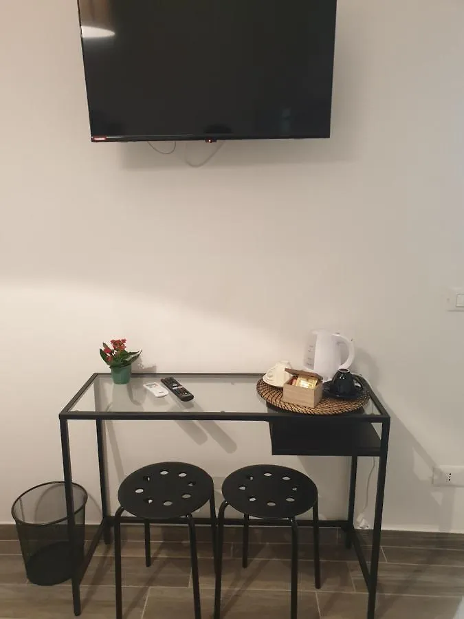 Konukevi Residenza Tarzana Otel Palermo İtalya