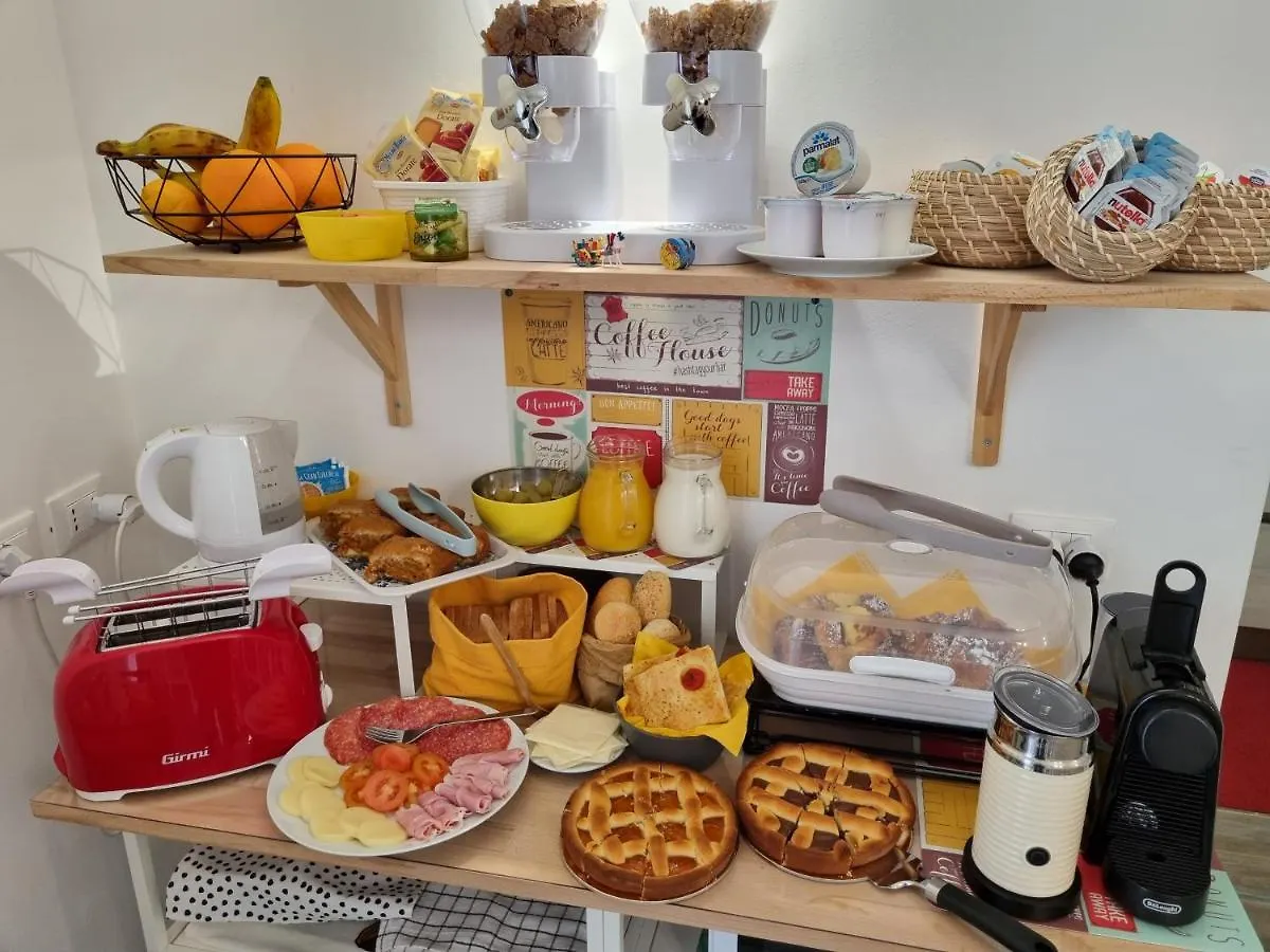 Residenza Tarzana Otel Palermo Konukevi