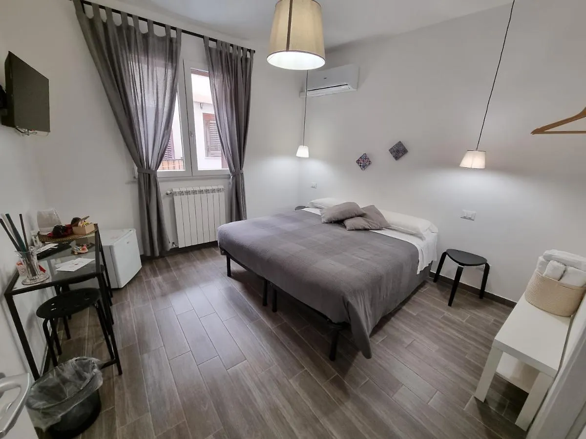 מלון פלרמו Residenza Tarzana 0*,